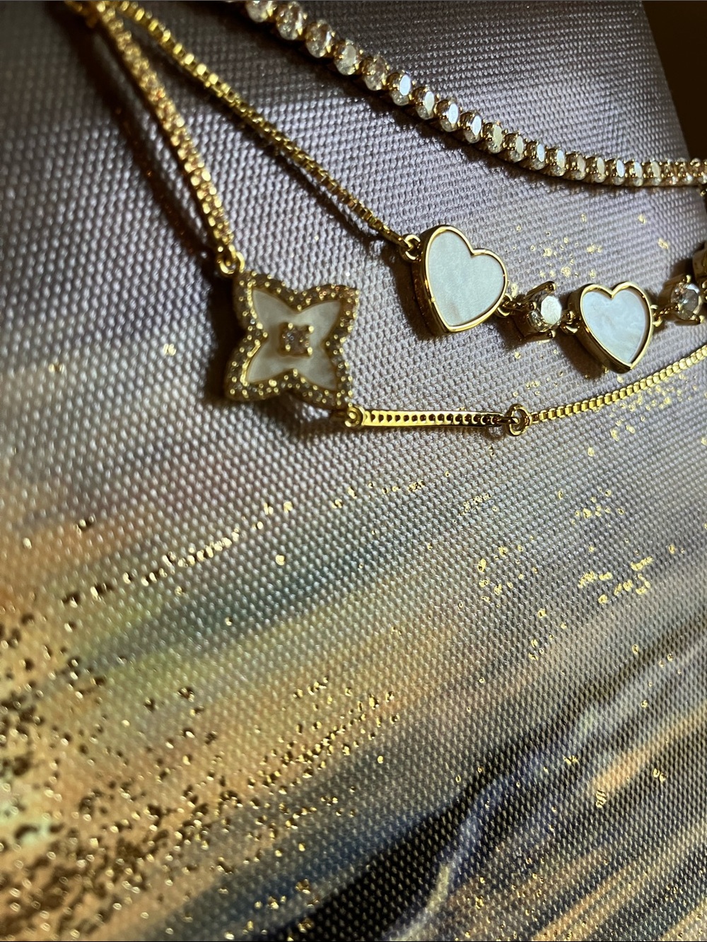 EYE CANDY Los Angeles Gold Bracelet Set with White Heart Accents